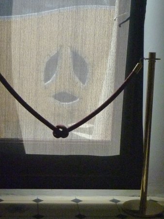 なんかの顔に見える