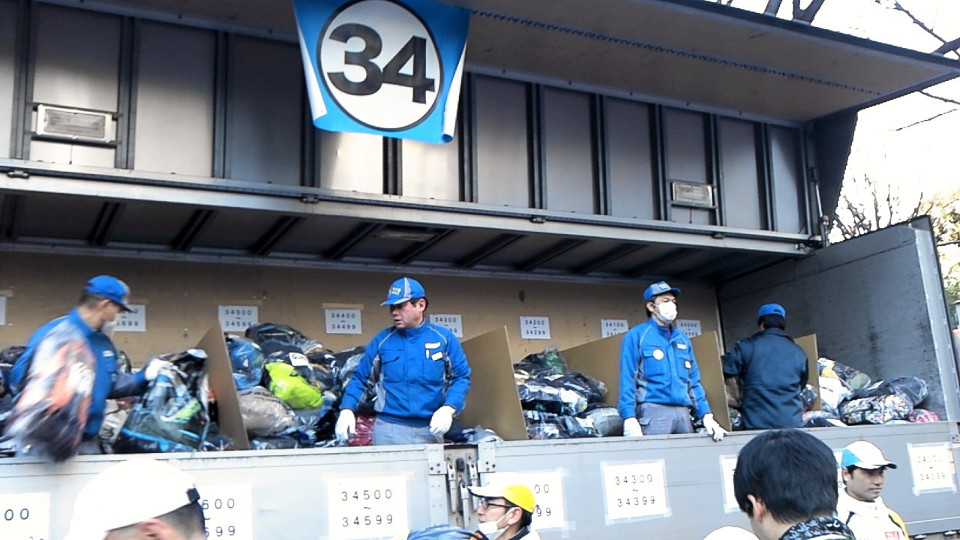 荷物預けトラック NCM_0178