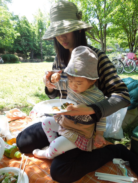 ガツガツ食ってるムスメ DSCN6352