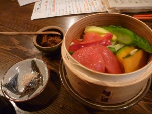 お通し蒸し野菜